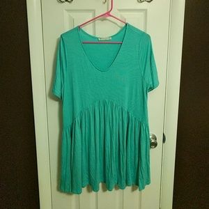 V-neck Flowy Tee Brand New